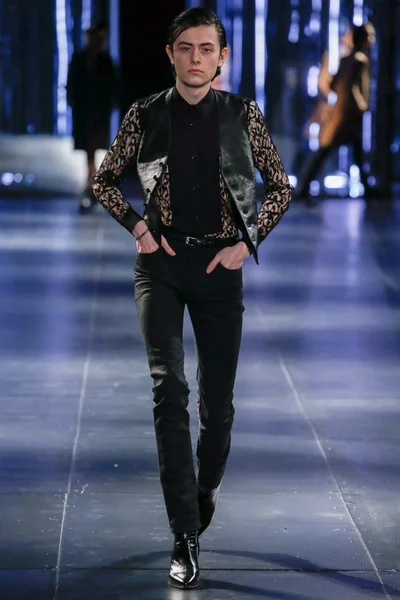 Look 29